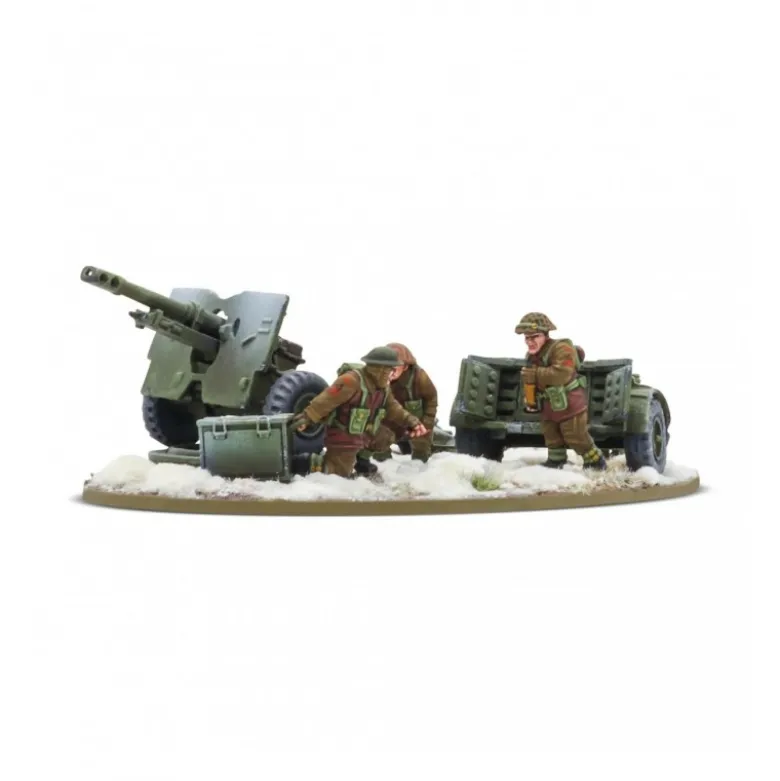25-Pdr Light Howitzer with British Infantry (Winter) Crew
